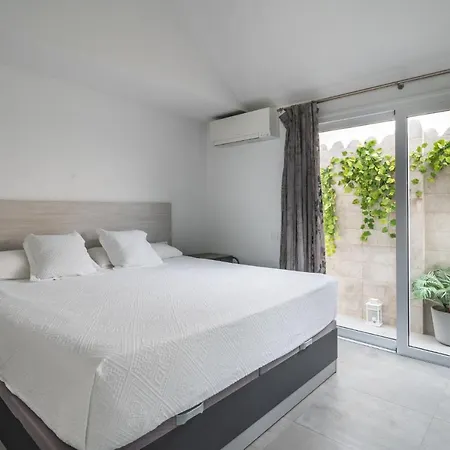 Palmera Villa *